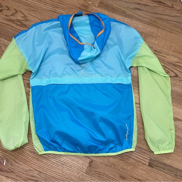 Cotopaxi windbreaker - Picture 2 of 3